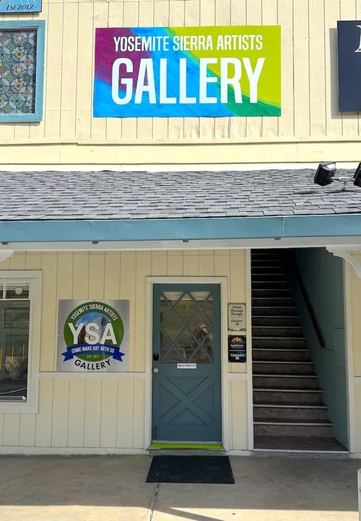 Front doorway of Yosemite Sierra Artists Gallery